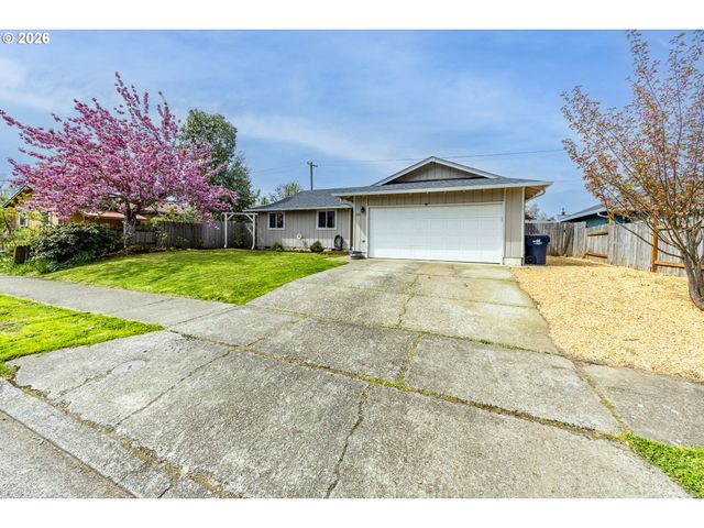 1530 DOLA St, Eugene, OR 97402