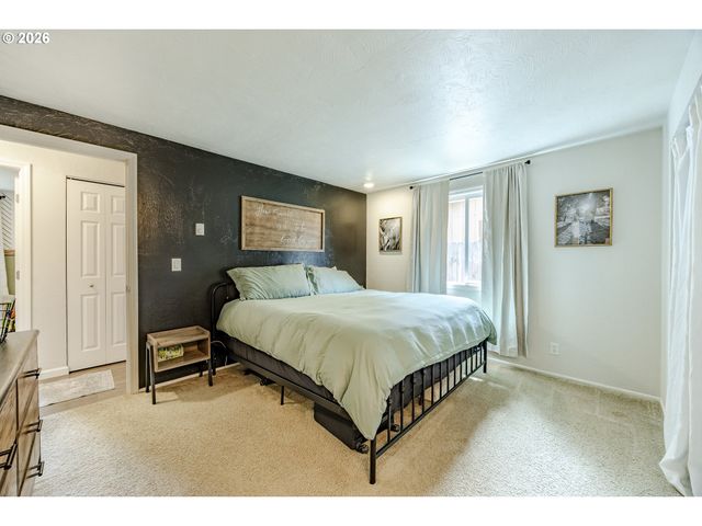 1530 DOLA St, Eugene, OR 97402