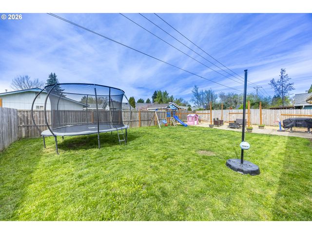 1530 DOLA St, Eugene, OR 97402