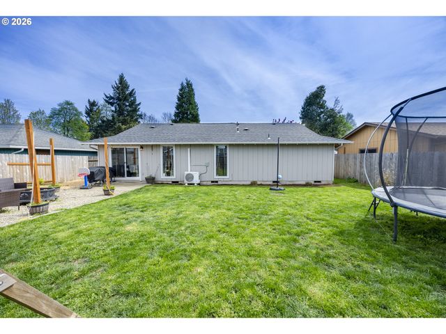 1530 DOLA St, Eugene, OR 97402
