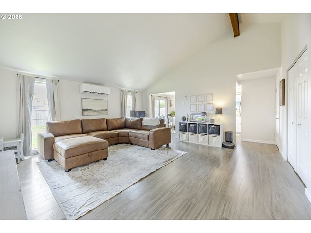 1530 DOLA St, Eugene, OR 97402