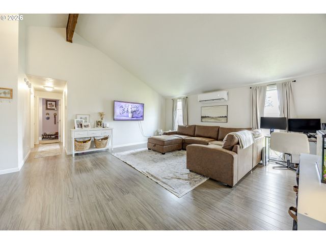 1530 DOLA St, Eugene, OR 97402