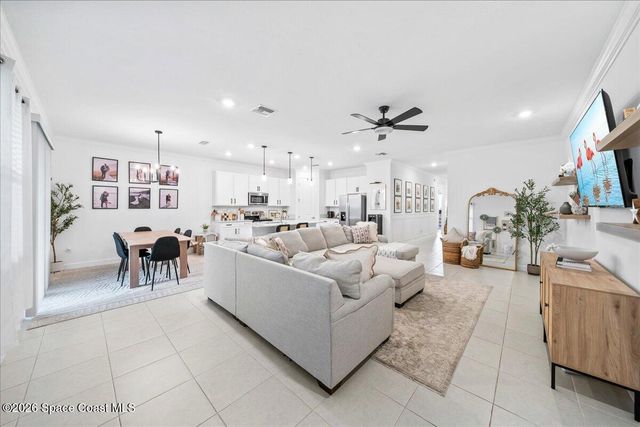 732 Veridian Circle NW, Palm Bay, FL 32907