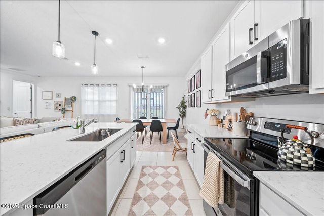 732 Veridian Circle NW, Palm Bay, FL 32907