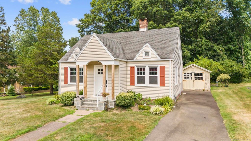 29 Haywood Lane, Hamden, CT 06514