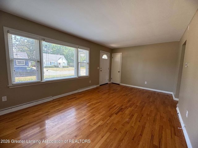 1217 N Hayford Avenue, Lansing, MI 48912
