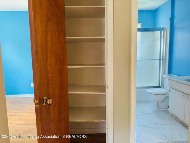 1217 N Hayford Avenue, Lansing, MI 48912
