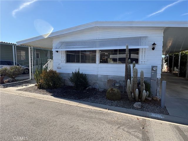 1895 W Devonshire Avenue 27, Hemet, CA 92545