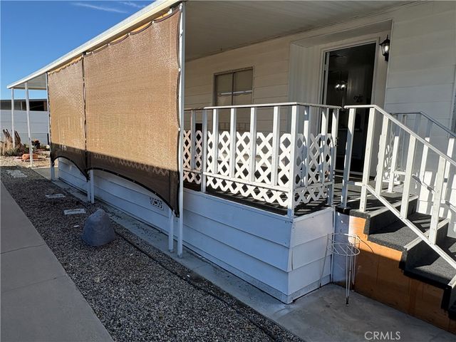 1895 W Devonshire Avenue 27, Hemet, CA 92545