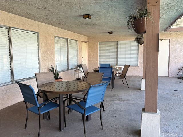 1895 W Devonshire Avenue 27, Hemet, CA 92545