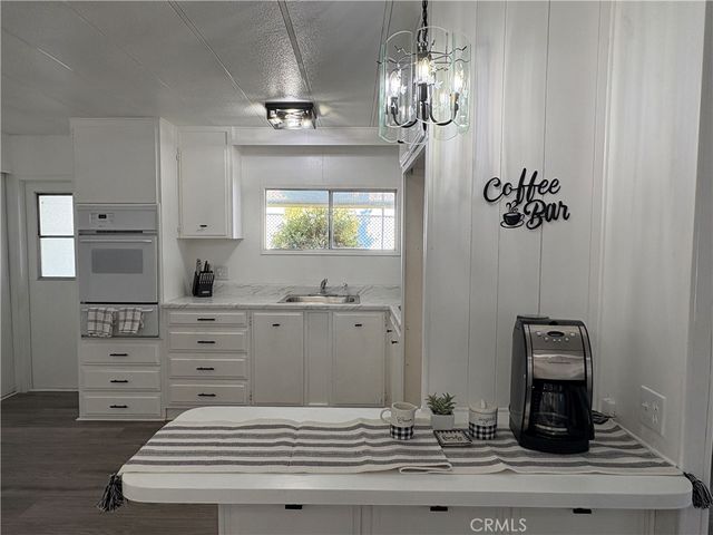 1895 W Devonshire Avenue 27, Hemet, CA 92545