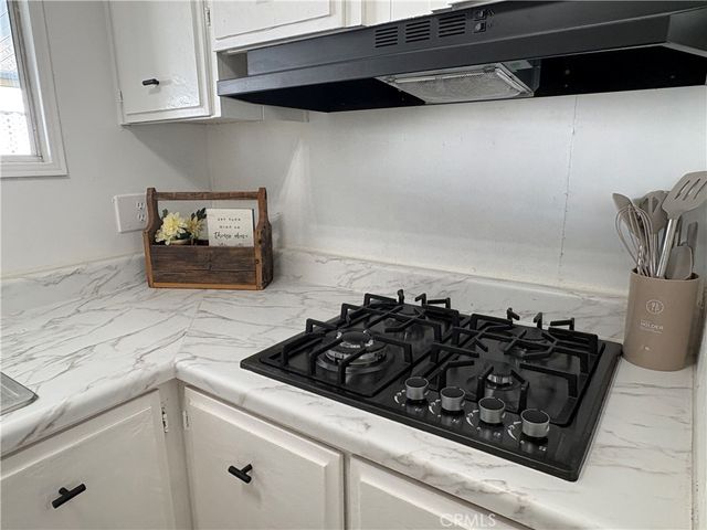 1895 W Devonshire Avenue 27, Hemet, CA 92545