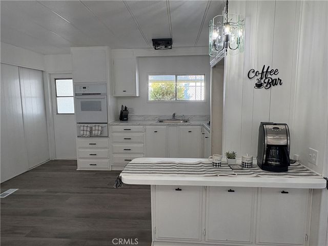 1895 W Devonshire Avenue 27, Hemet, CA 92545