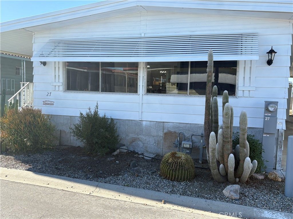 1895 W Devonshire Avenue 27, Hemet, CA 92545