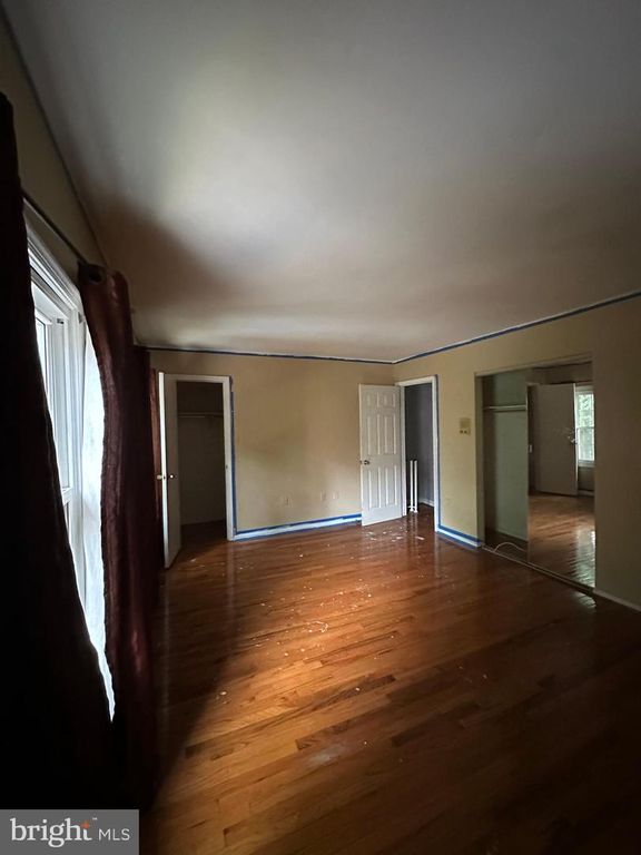 Image 14 of property listing at 7602 WESTLAKE TER #19, Bethesda, MD 20817