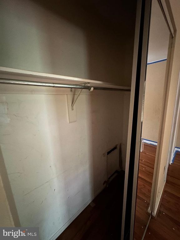 Image 15 of property listing at 7602 WESTLAKE TER #19, Bethesda, MD 20817