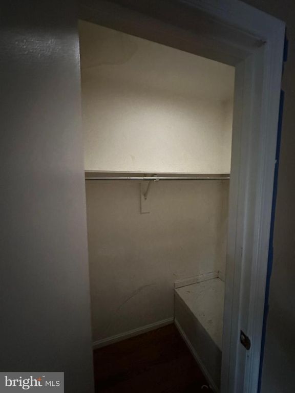Image 20 of property listing at 7602 WESTLAKE TER #19, Bethesda, MD 20817