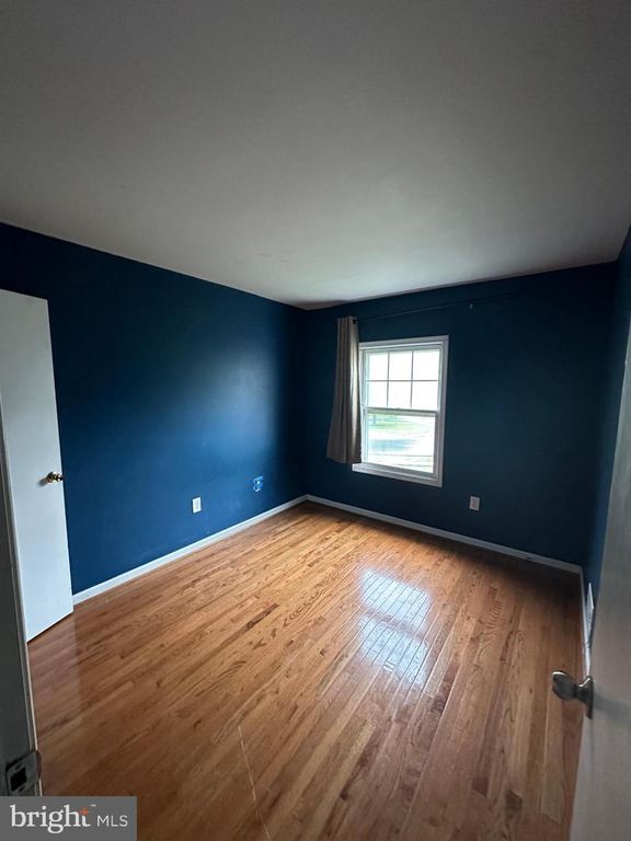 Image 23 of property listing at 7602 WESTLAKE TER #19, Bethesda, MD 20817