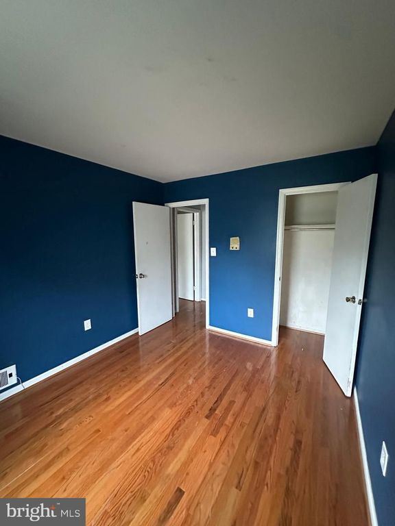 Image 24 of property listing at 7602 WESTLAKE TER #19, Bethesda, MD 20817