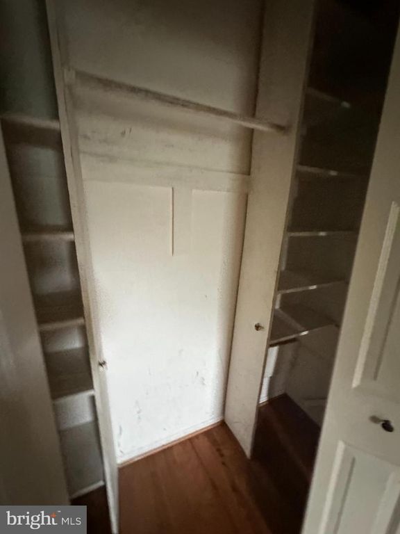 Image 28 of property listing at 7602 WESTLAKE TER #19, Bethesda, MD 20817