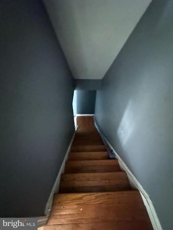 Image 30 of property listing at 7602 WESTLAKE TER #19, Bethesda, MD 20817