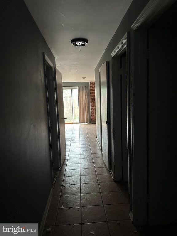 Image 35 of property listing at 7602 WESTLAKE TER #19, Bethesda, MD 20817