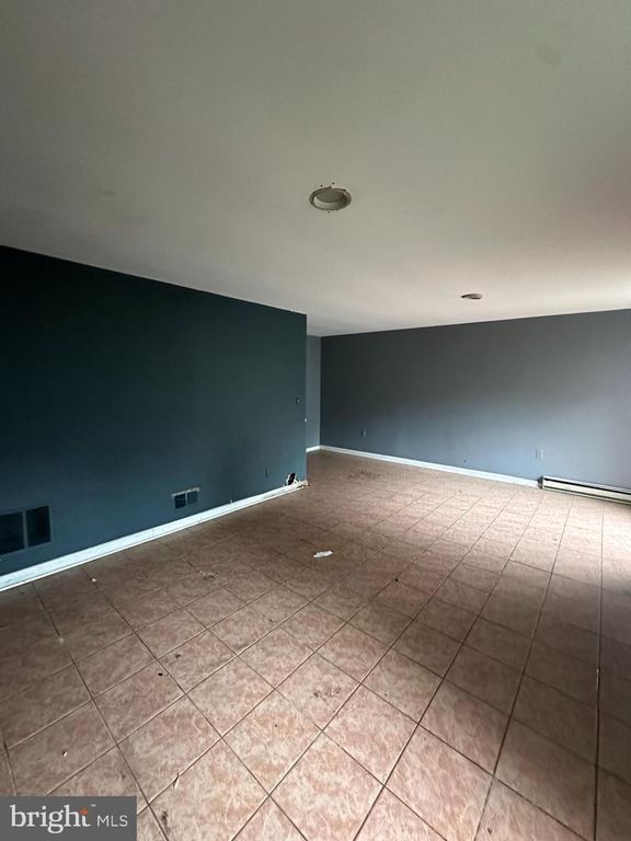 Image 42 of property listing at 7602 WESTLAKE TER #19, Bethesda, MD 20817