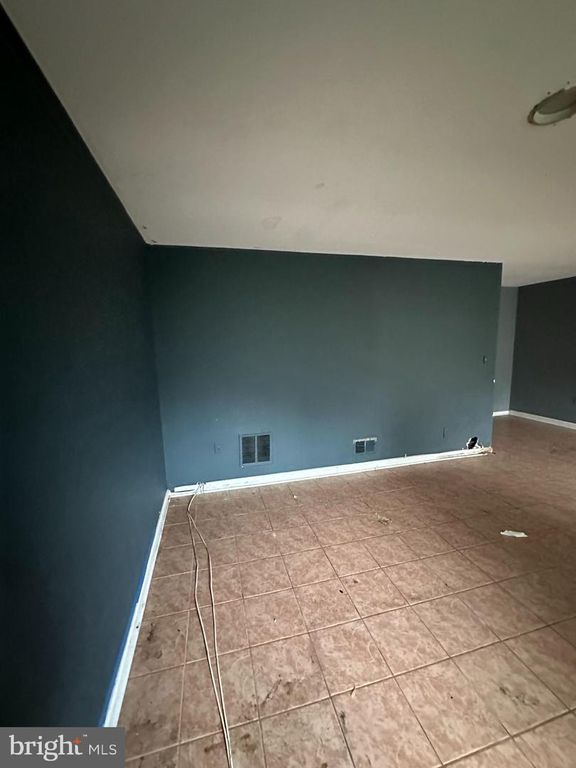Image 44 of property listing at 7602 WESTLAKE TER #19, Bethesda, MD 20817