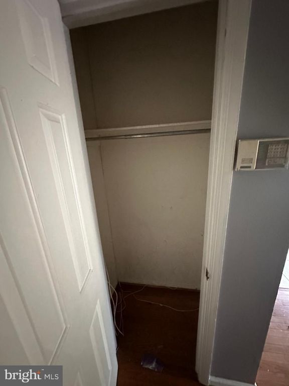 Image 9 of property listing at 7602 WESTLAKE TER #19, Bethesda, MD 20817