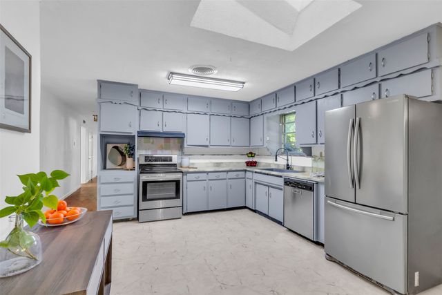 5624 Waltham Avenue, Fort Worth, TX 76133