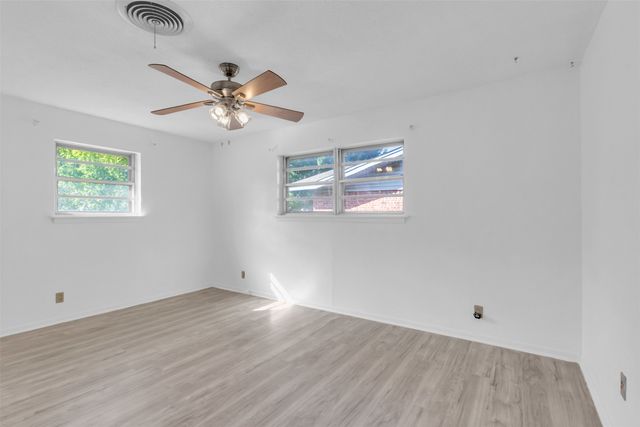 5624 Waltham Avenue, Fort Worth, TX 76133