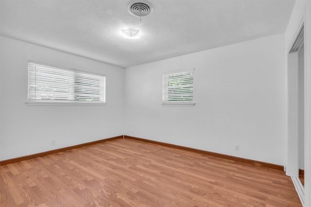 5624 Waltham Avenue, Fort Worth, TX 76133