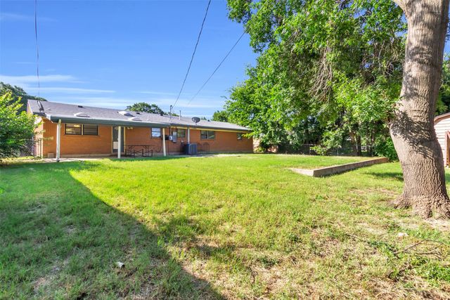 5624 Waltham Avenue, Fort Worth, TX 76133
