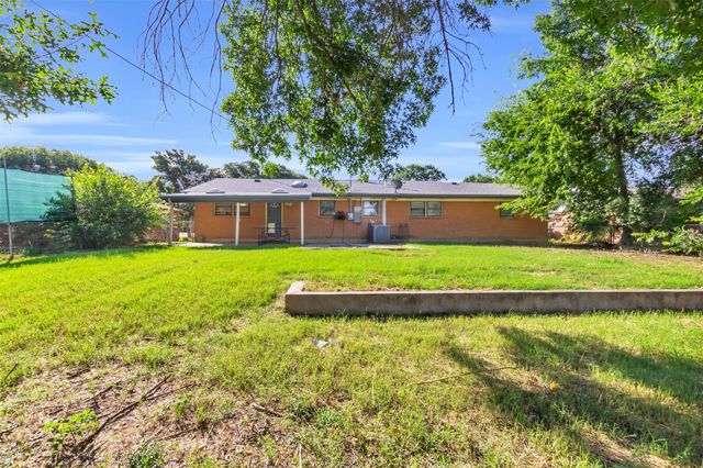 5624 Waltham Avenue, Fort Worth, TX 76133