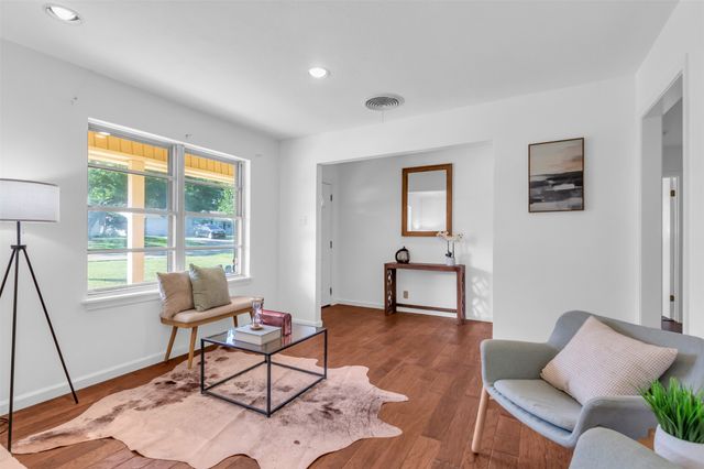 5624 Waltham Avenue, Fort Worth, TX 76133