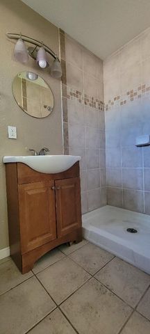 6955 S Land Park Dr, Sacramento, CA 95831