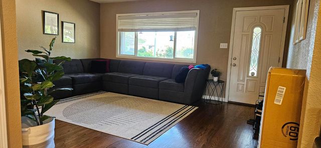 6955 S Land Park Dr, Sacramento, CA 95831