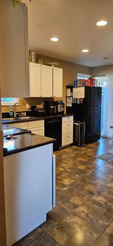 6955 S Land Park Dr, Sacramento, CA 95831