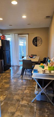 6955 S Land Park Dr, Sacramento, CA 95831