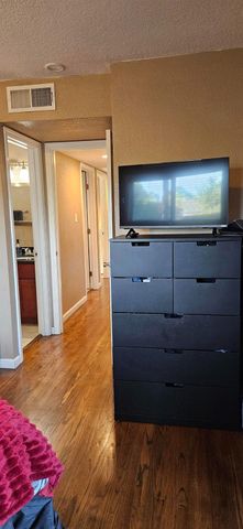 6955 S Land Park Dr, Sacramento, CA 95831