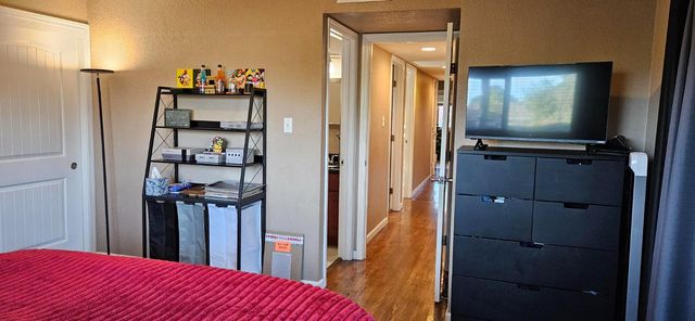 6955 S Land Park Dr, Sacramento, CA 95831