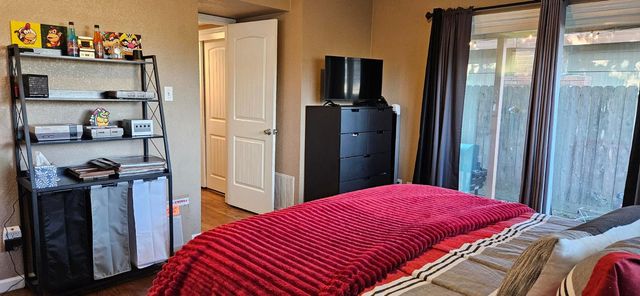 6955 S Land Park Dr, Sacramento, CA 95831