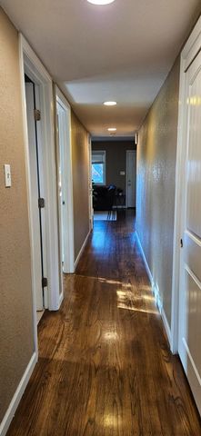 6955 S Land Park Dr, Sacramento, CA 95831