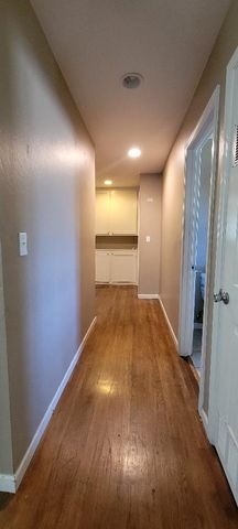 6955 S Land Park Dr, Sacramento, CA 95831