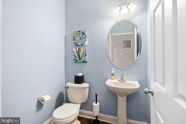 208 CLUBHOUSE CT, Conshohocken, PA 19428