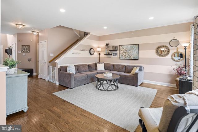 208 CLUBHOUSE CT, Conshohocken, PA 19428