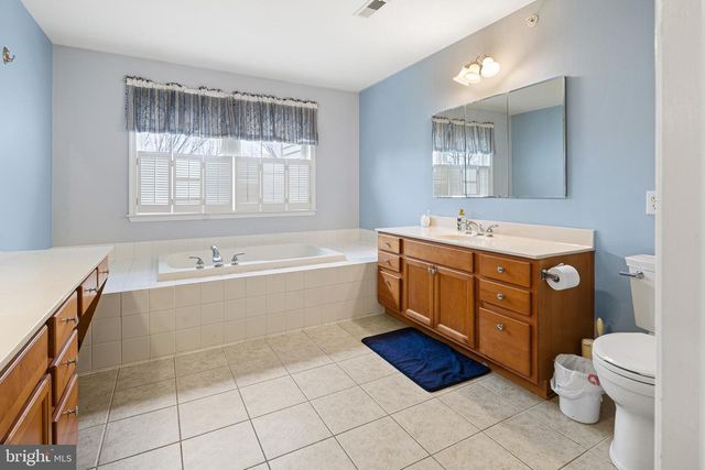 208 CLUBHOUSE CT, Conshohocken, PA 19428