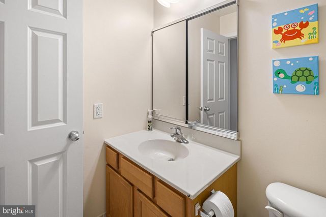 208 CLUBHOUSE CT, Conshohocken, PA 19428