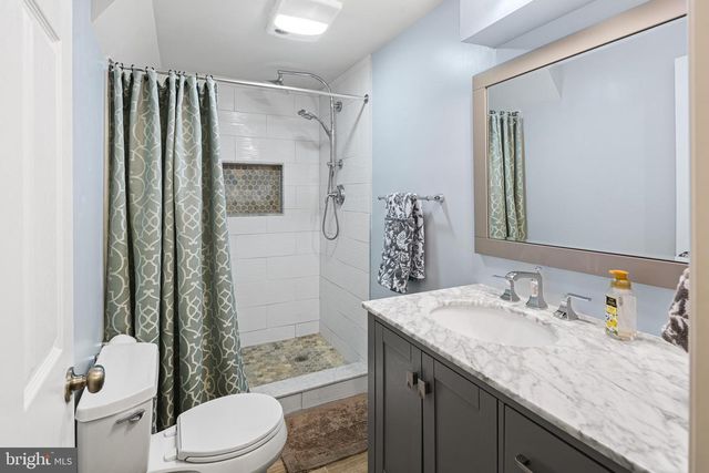 208 CLUBHOUSE CT, Conshohocken, PA 19428