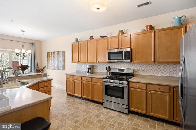 208 CLUBHOUSE CT, Conshohocken, PA 19428